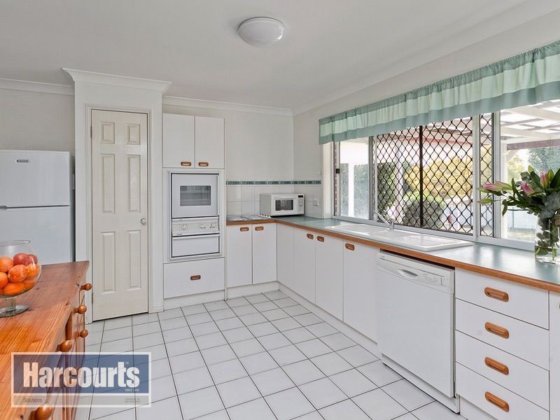 2 Verwood Court, Ferny Hills QLD 4055