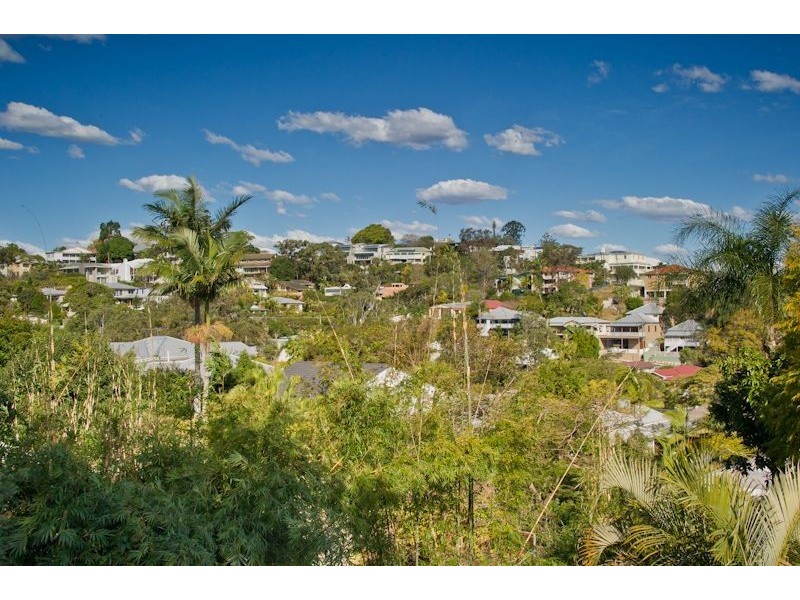 129 Crosby Road, Hamilton QLD 4007