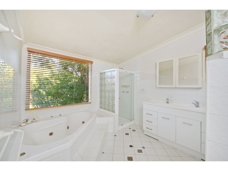 129 Crosby Road, Hamilton QLD 4007