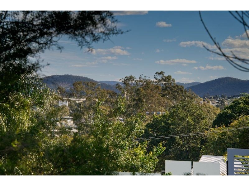 129 Crosby Road, Hamilton QLD 4007