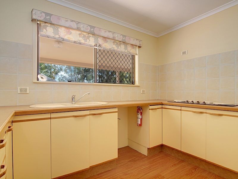 8 Nullamanna Road, Camp Mountain QLD 4520