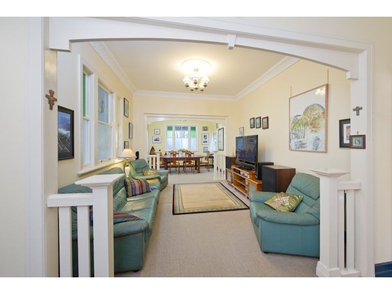 6 Goring Street, Newmarket QLD 4051