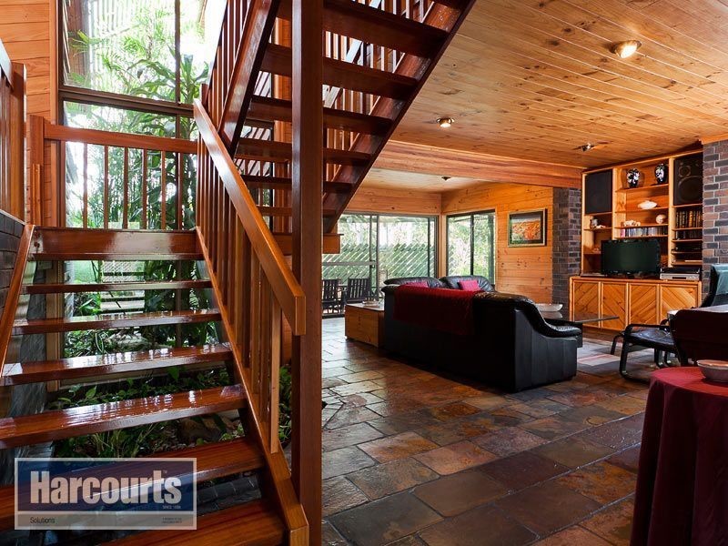 31 Tombondan Crescent, Ferny Hills QLD 4055