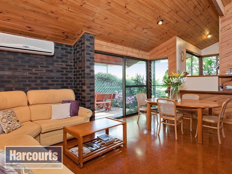 31 Tombondan Crescent, Ferny Hills QLD 4055