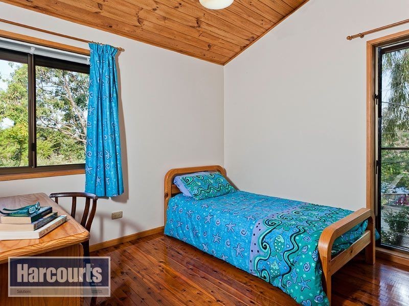 31 Tombondan Crescent, Ferny Hills QLD 4055