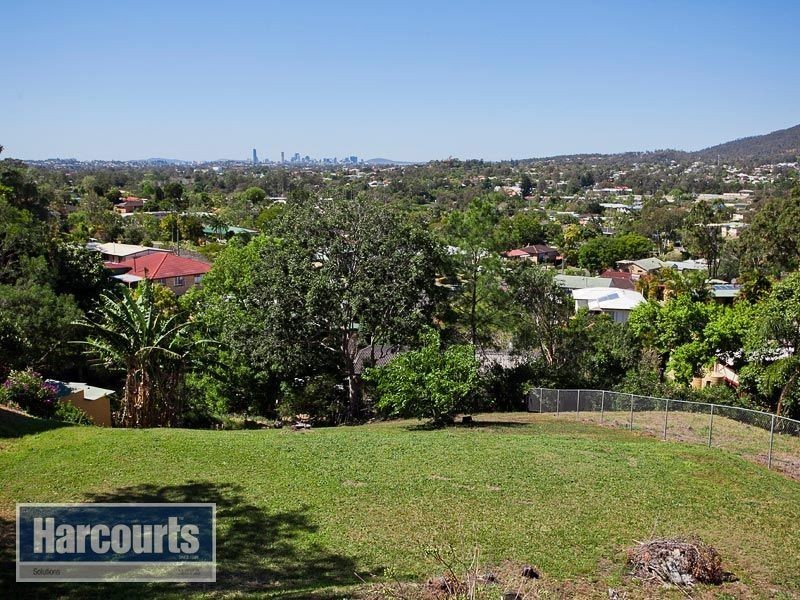 31 Plucks Road, Arana Hills QLD 4054