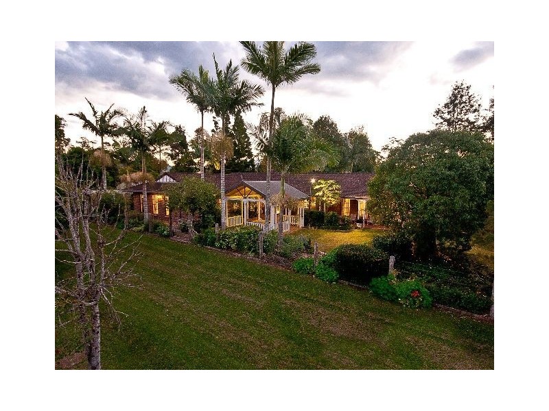 5 Benjamin Close, Samford Village QLD 4520