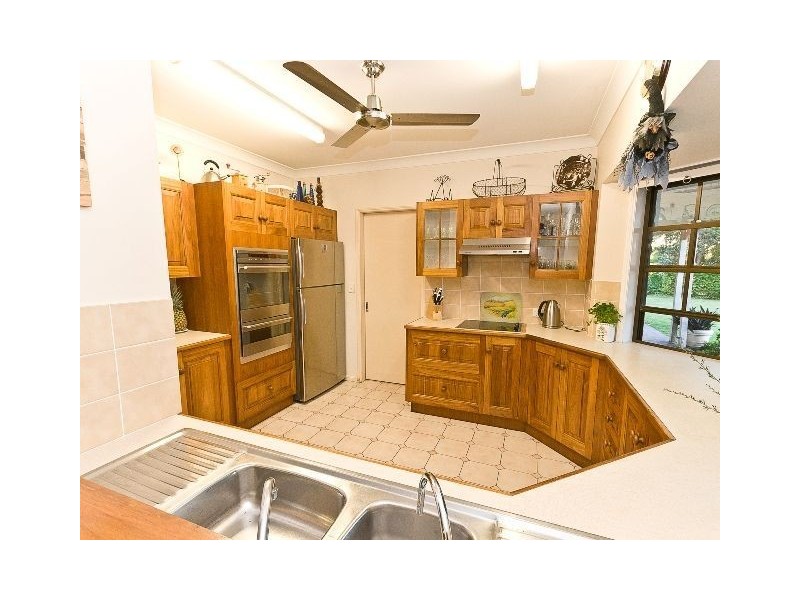 5 Benjamin Close, Samford Village QLD 4520