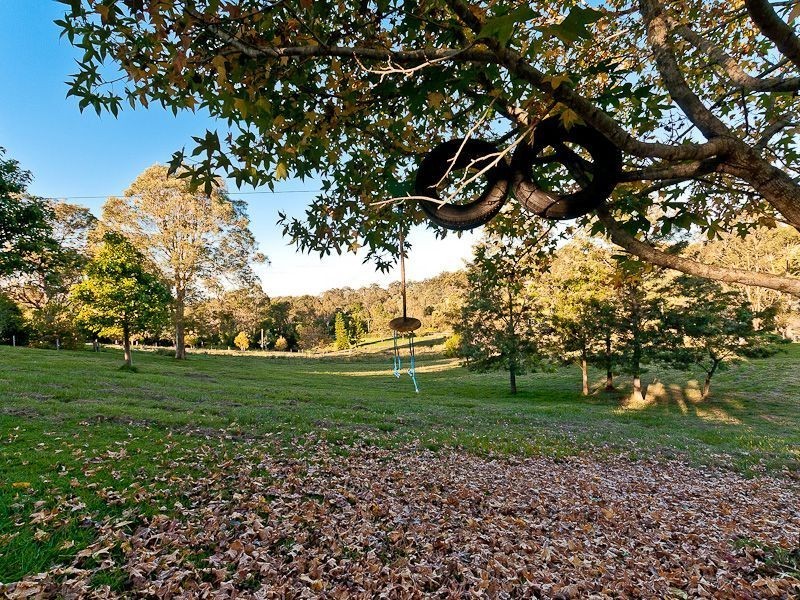 5 Benjamin Close, Samford Village QLD 4520