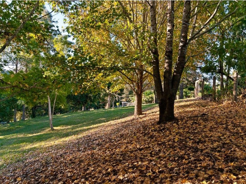 5 Benjamin Close, Samford Village QLD 4520