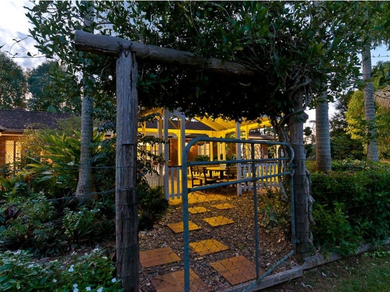 5 Benjamin Close, Samford Village QLD 4520