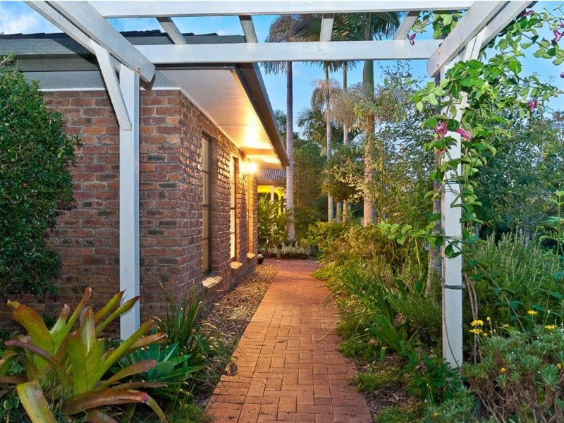 5 Benjamin Close, Samford Village QLD 4520