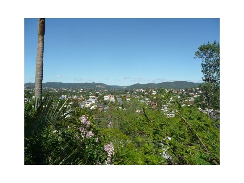 29 Lansdowne Street, Newmarket QLD 4051