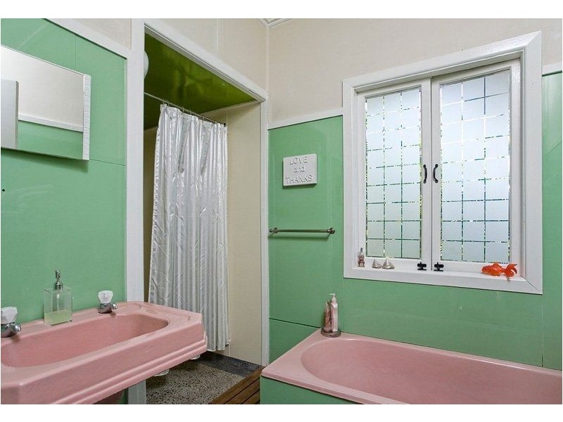 29 Lansdowne Street, Newmarket QLD 4051