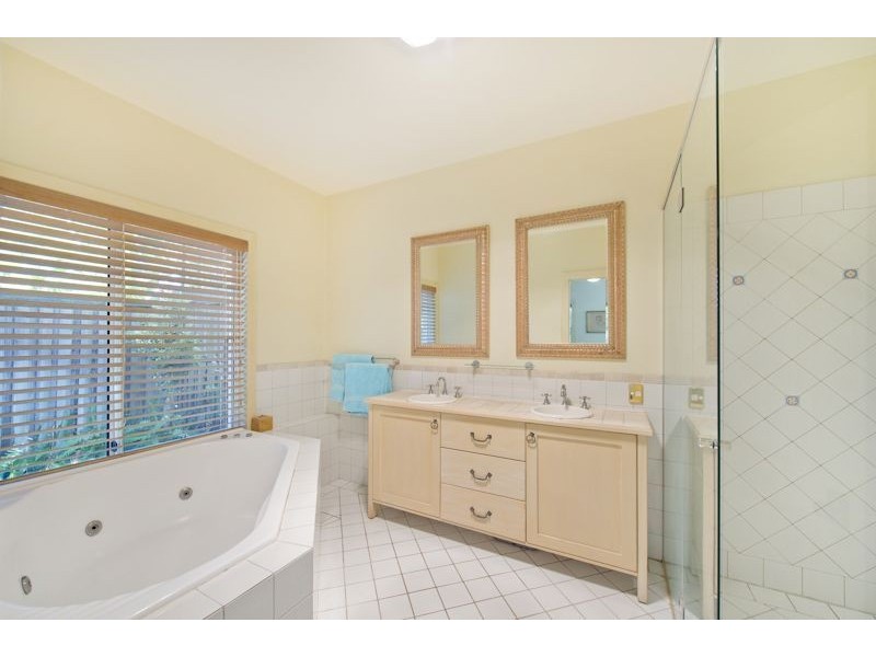 62 Moggill Road, The Gap QLD 4061