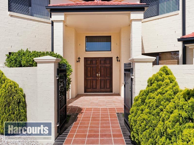 11 Van Dyke Crescent, Mcdowall QLD 4053