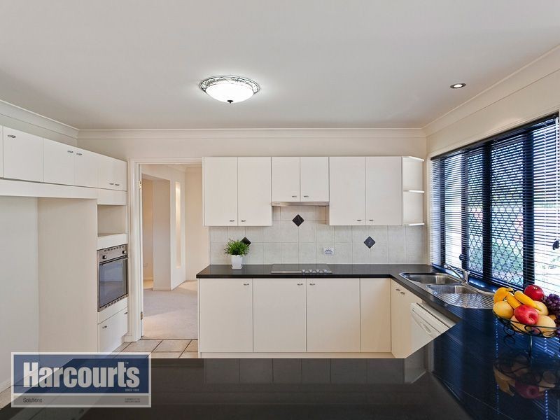 11 Van Dyke Crescent, Mcdowall QLD 4053