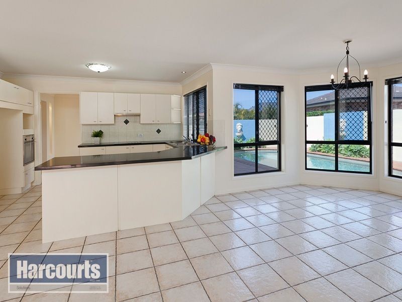 11 Van Dyke Crescent, Mcdowall QLD 4053