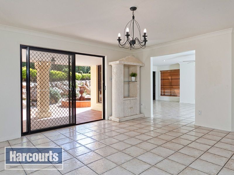 11 Van Dyke Crescent, Mcdowall QLD 4053