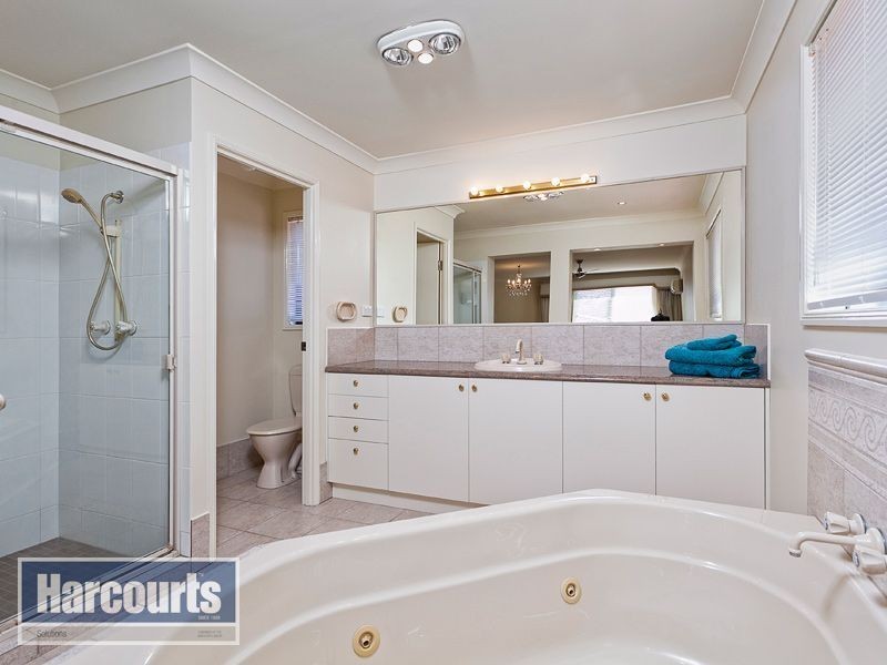 11 Van Dyke Crescent, Mcdowall QLD 4053