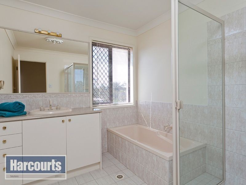 11 Van Dyke Crescent, Mcdowall QLD 4053