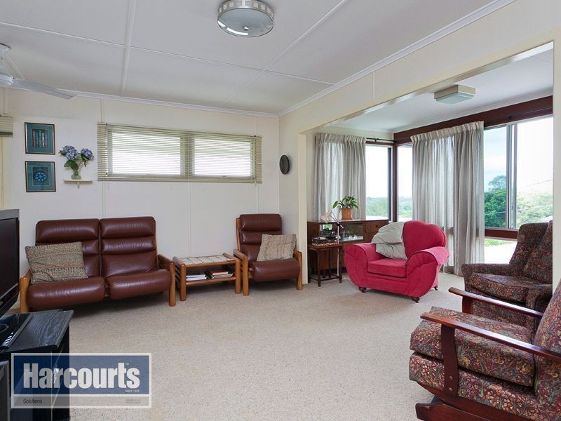 64 Kumbari Crescent, Mitchelton QLD 4053