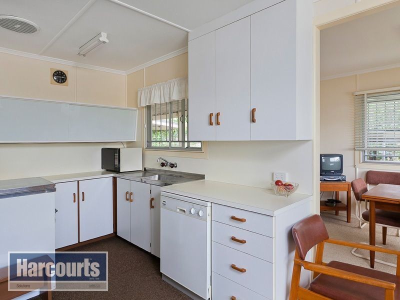 64 Kumbari Crescent, Mitchelton QLD 4053