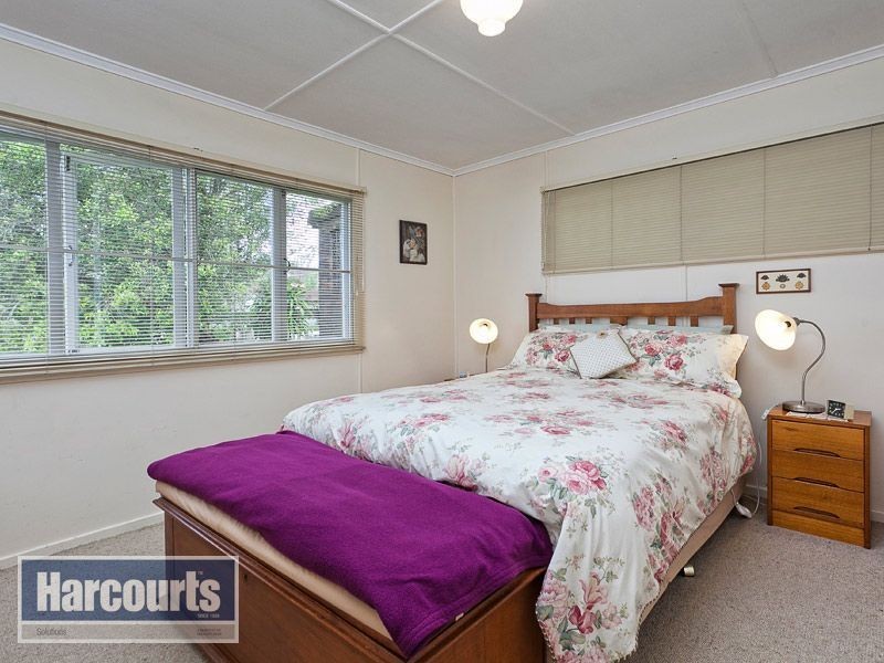 64 Kumbari Crescent, Mitchelton QLD 4053