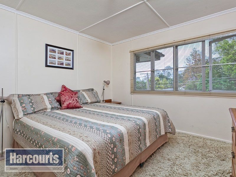 64 Kumbari Crescent, Mitchelton QLD 4053