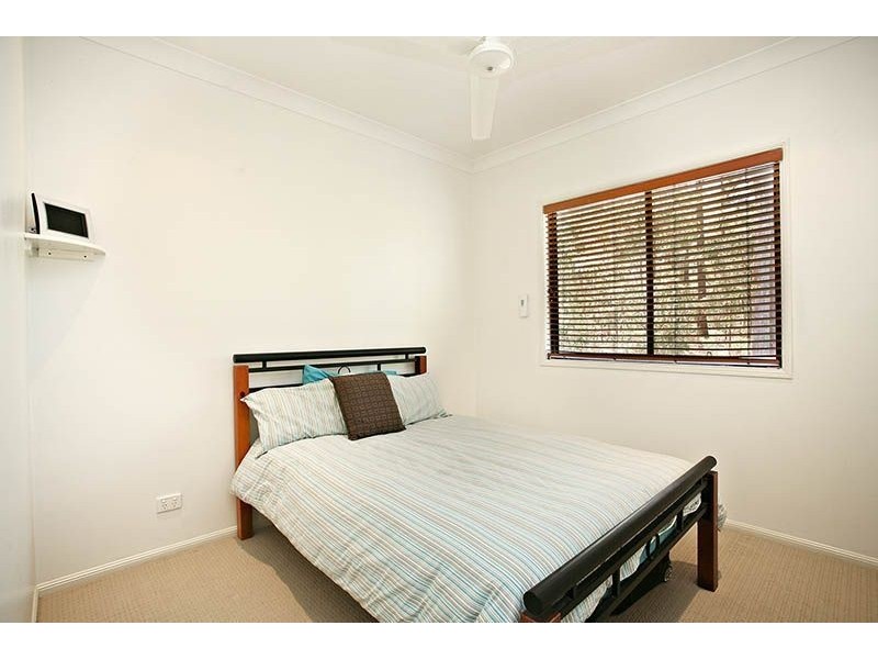 4 Crampton Court, Arana Hills QLD 4054