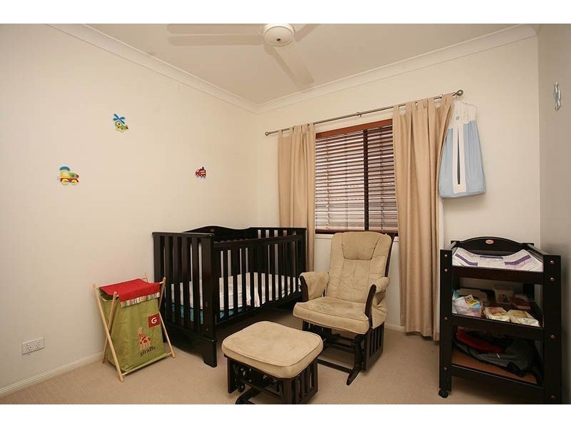 4 Crampton Court, Arana Hills QLD 4054