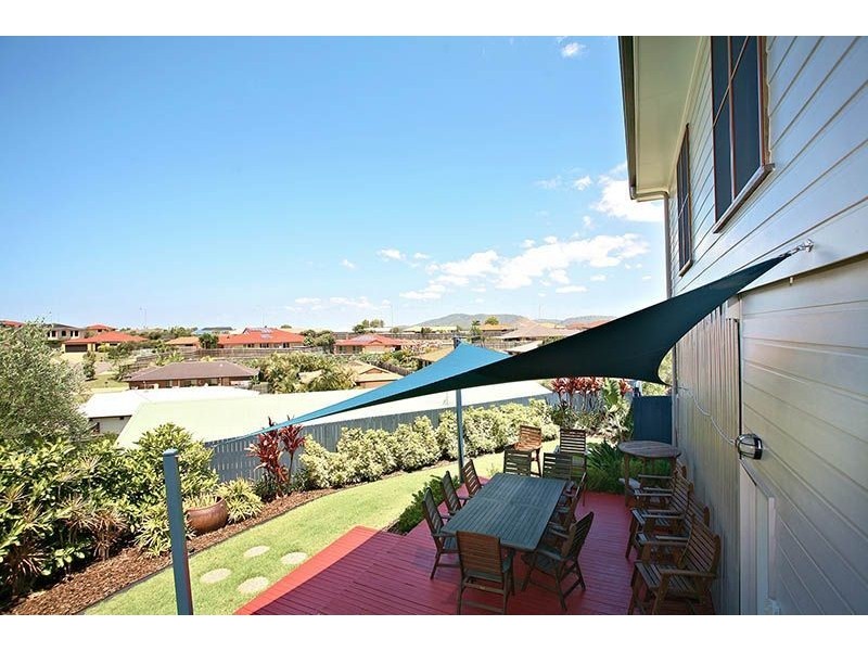 4 Crampton Court, Arana Hills QLD 4054