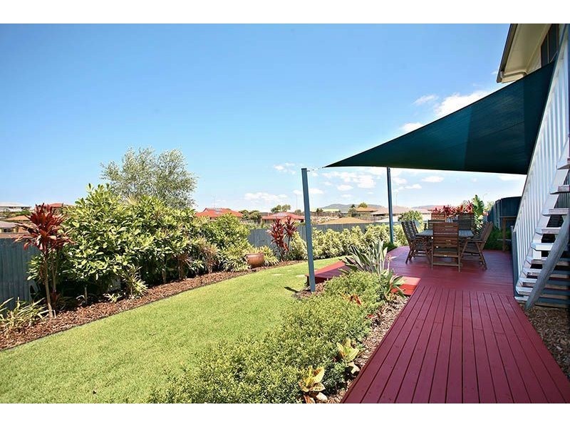 4 Crampton Court, Arana Hills QLD 4054