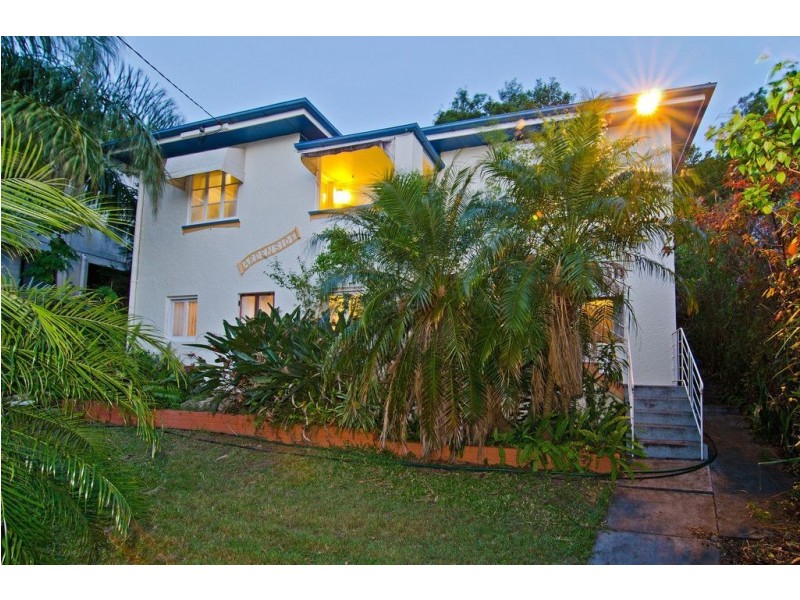 37 Lansdowne Street, Newmarket QLD 4051