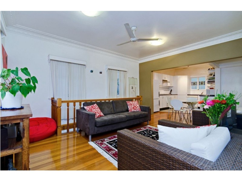 37 Lansdowne Street, Newmarket QLD 4051