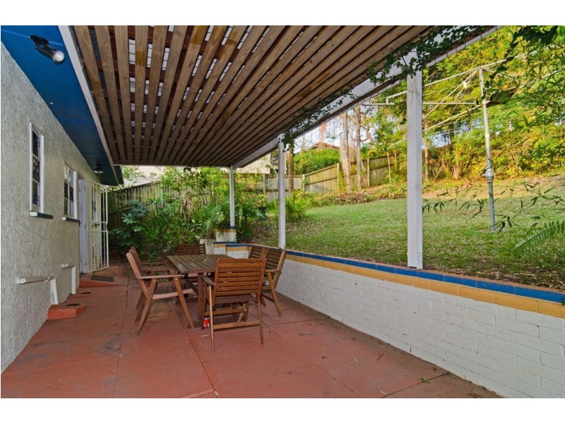 37 Lansdowne Street, Newmarket QLD 4051