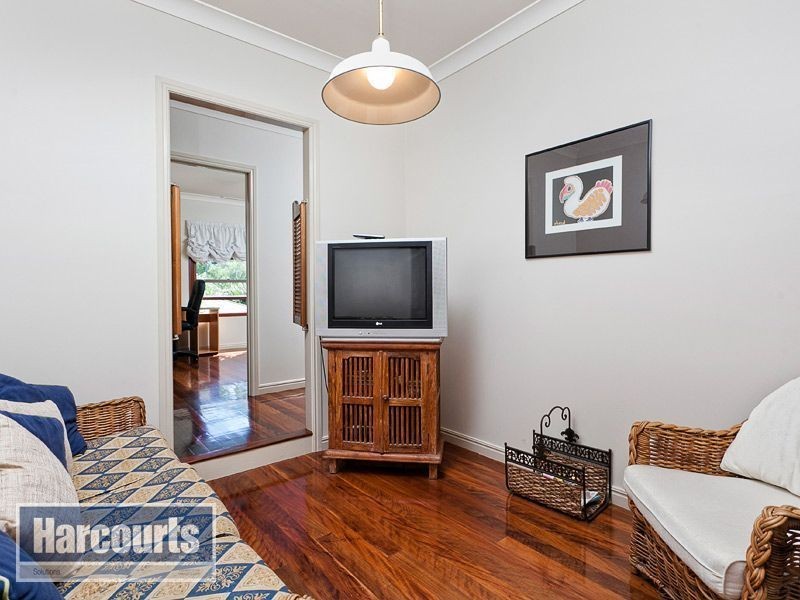 4 Lynwood Court, Ferny Hills QLD 4055