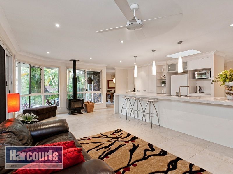 25 Selkirk Crescent, Ferny Grove QLD 4055