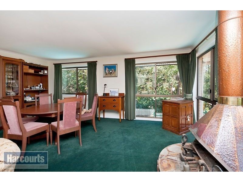 11 Camden Court, Arana Hills QLD 4054