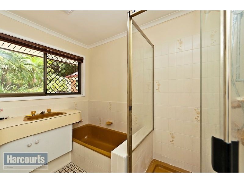 11 Camden Court, Arana Hills QLD 4054