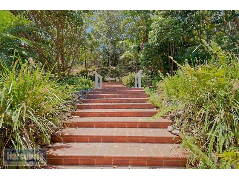 11 Camden Court, Arana Hills QLD 4054