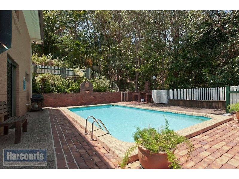 11 Camden Court, Arana Hills QLD 4054