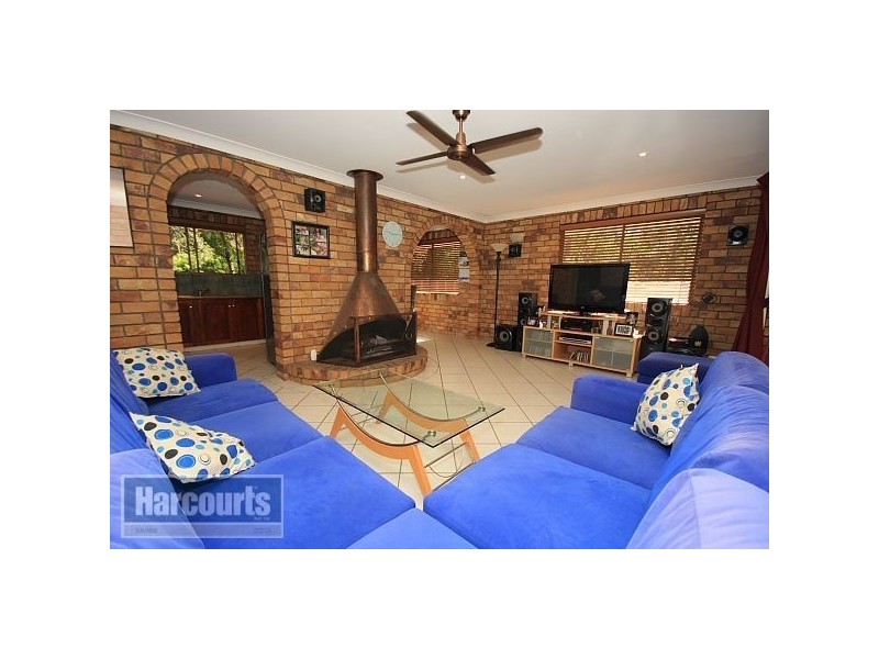 49 Mt Glorious Road, Samford Village QLD 4520