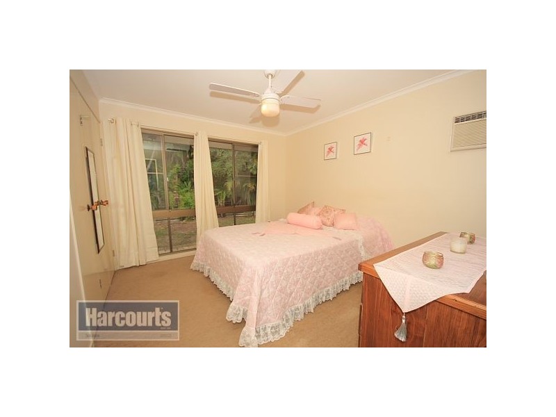 8 Tarawill Crescent, Ferny Hills QLD 4055