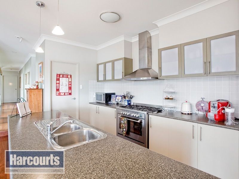 13 Pickering Place, Upper Kedron QLD 4055