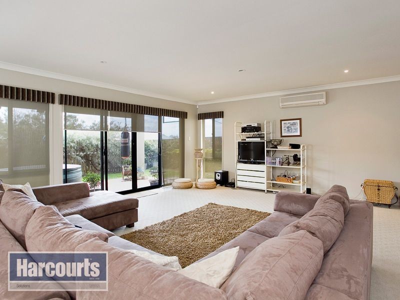 13 Pickering Place, Upper Kedron QLD 4055