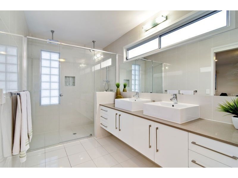 48 Tenth Avenue, Windsor QLD 4030