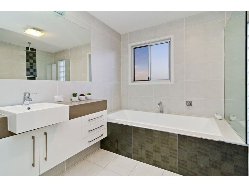 48 Tenth Avenue, Windsor QLD 4030