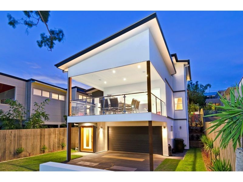 48 Tenth Avenue, Windsor QLD 4030