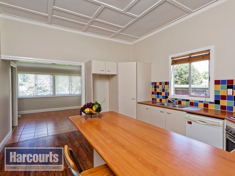 8 Cross Street, Mitchelton QLD 4053